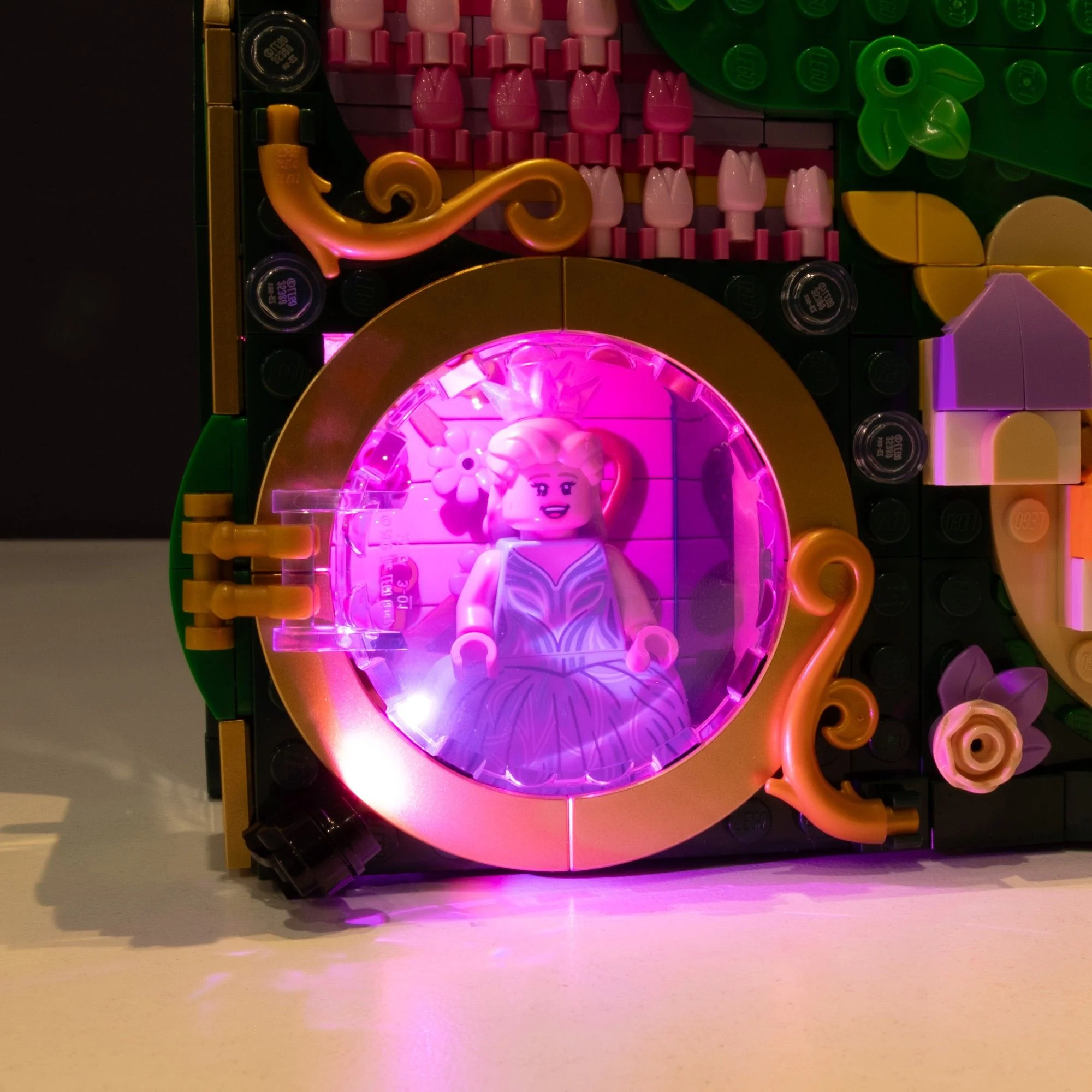 LEGO® Emerald City Wall Art #75685 DIY Light Bundle - Image 6