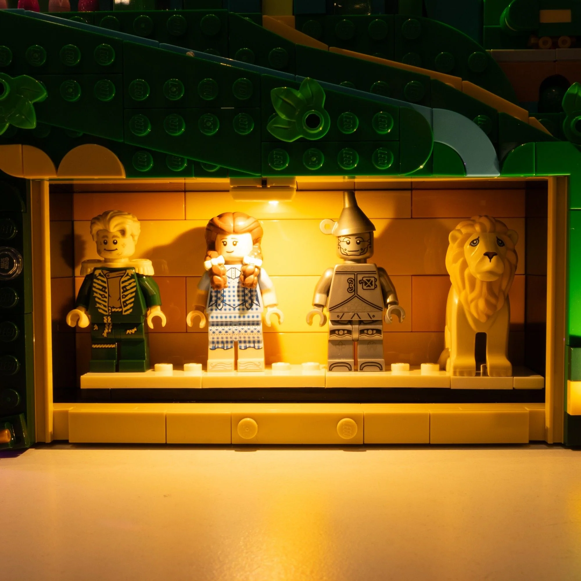 LEGO® Emerald City Wall Art #75685 DIY Light Bundle - Image 7