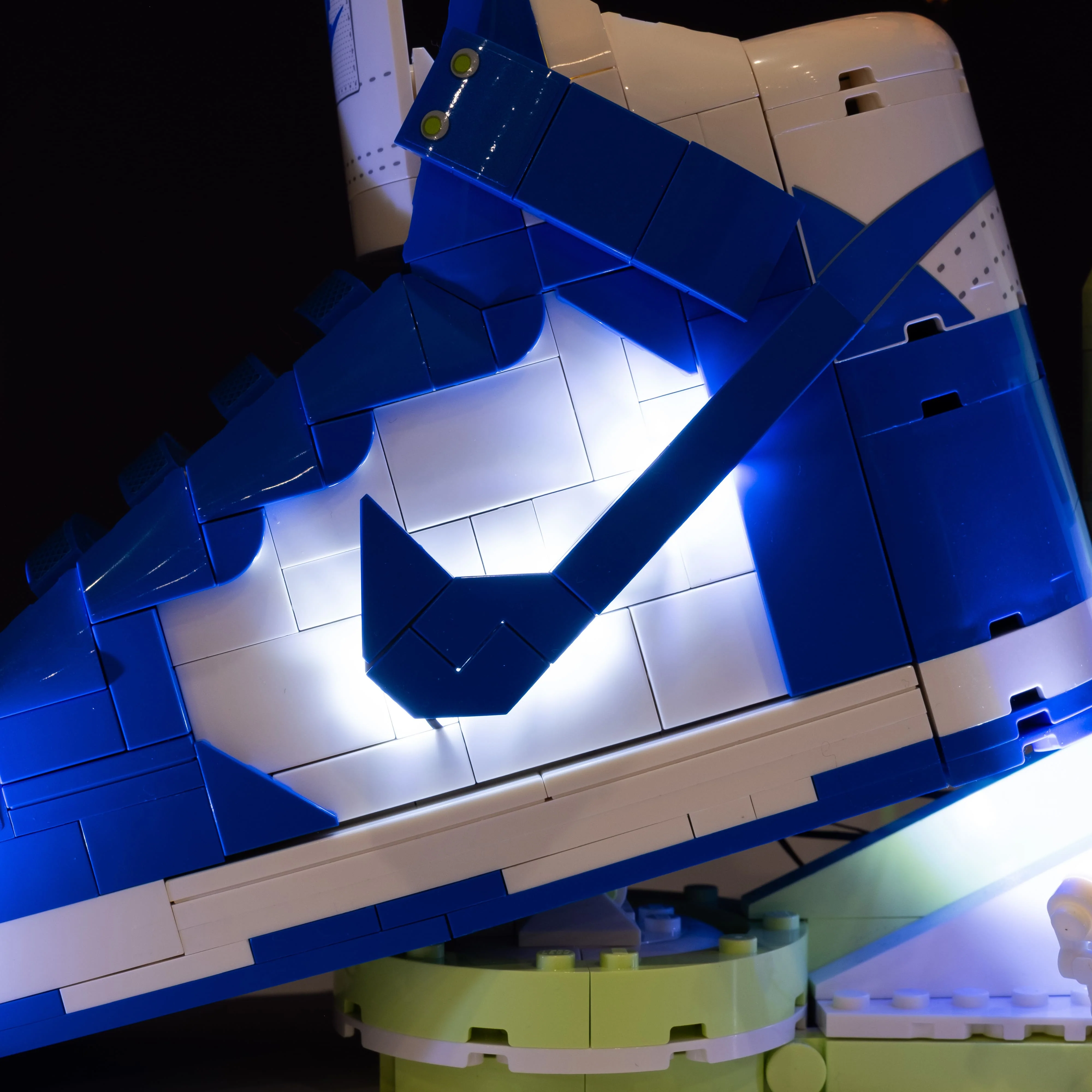 LEGO® Nike Dunk #43008 DIY Light Bundle - Image 3