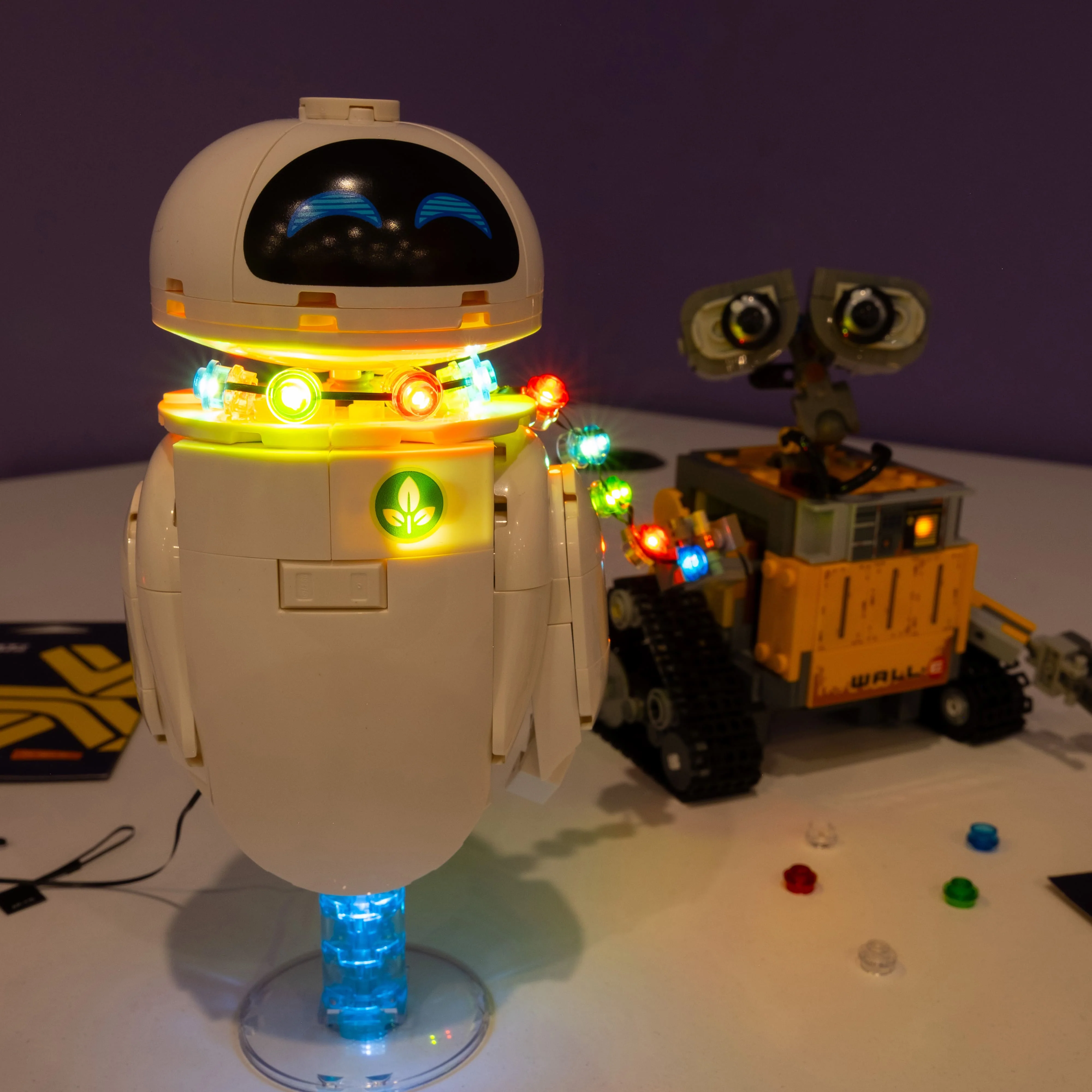 LEGO® WALL-E and EVE #43279 DIY Light Bundle - Image 3