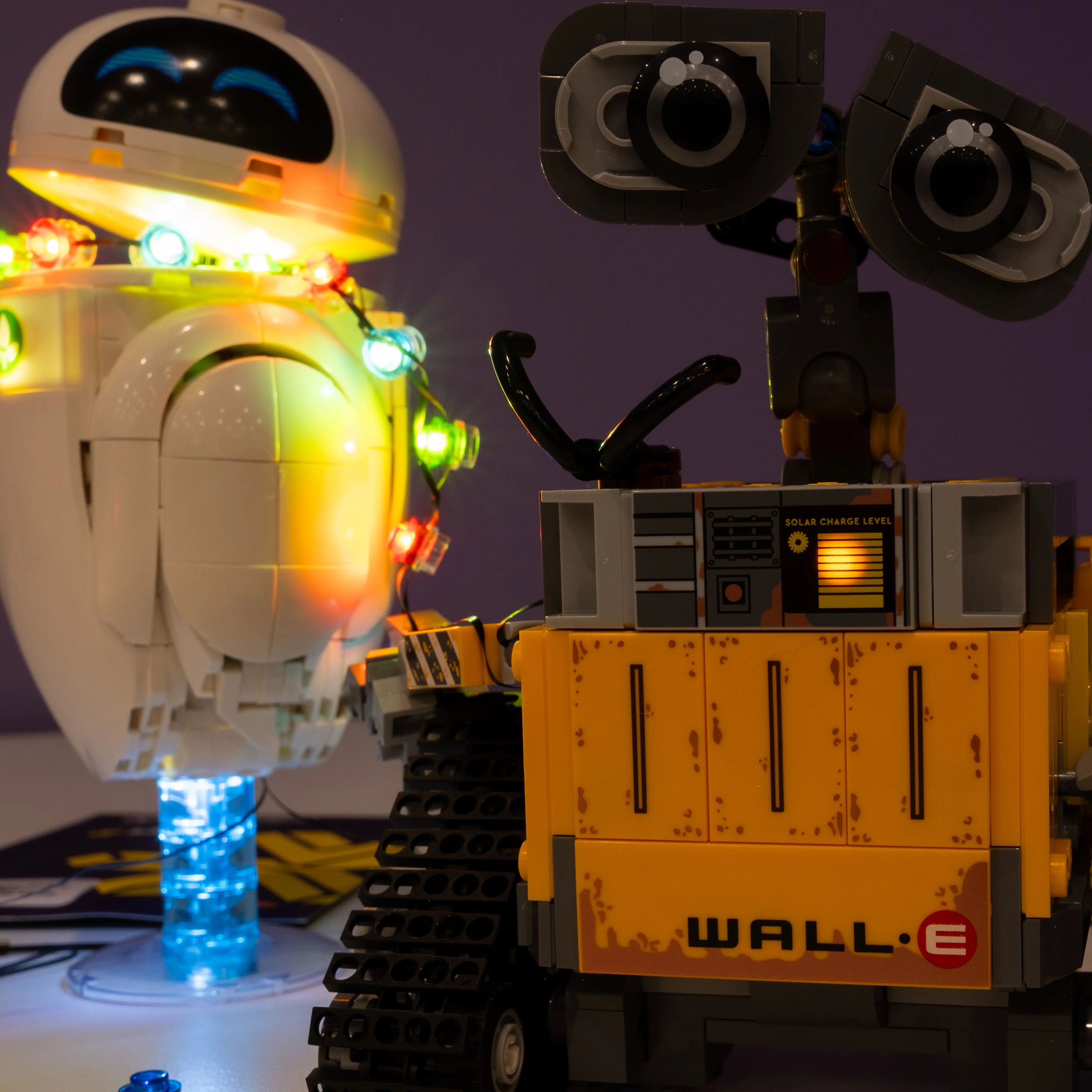 LEGO® WALL-E and EVE #43279 DIY Light Bundle - Image 4