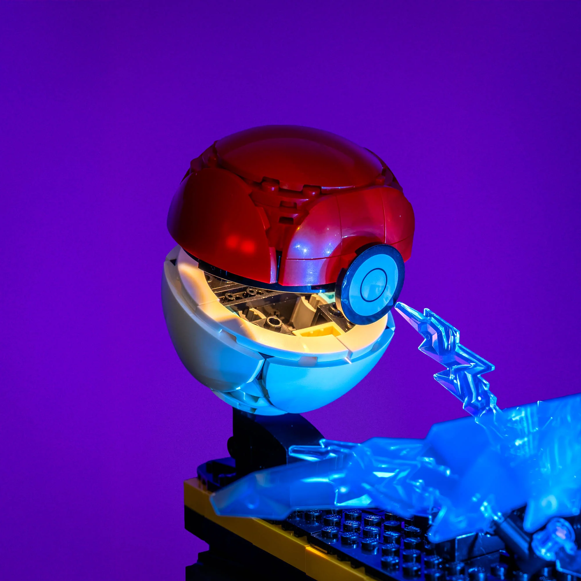 Light Kit for LEGO® Pokémon™ Pikachu and Poké Ball #72152 - Image 3